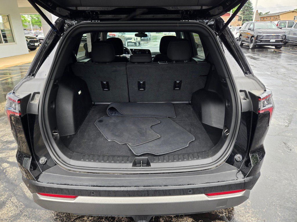 2025 Chevrolet Equinox LT - Photo 13