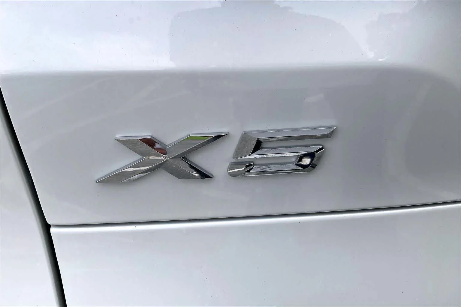 Used 2019 Mineral White Metallic BMW xDrive40i image 9