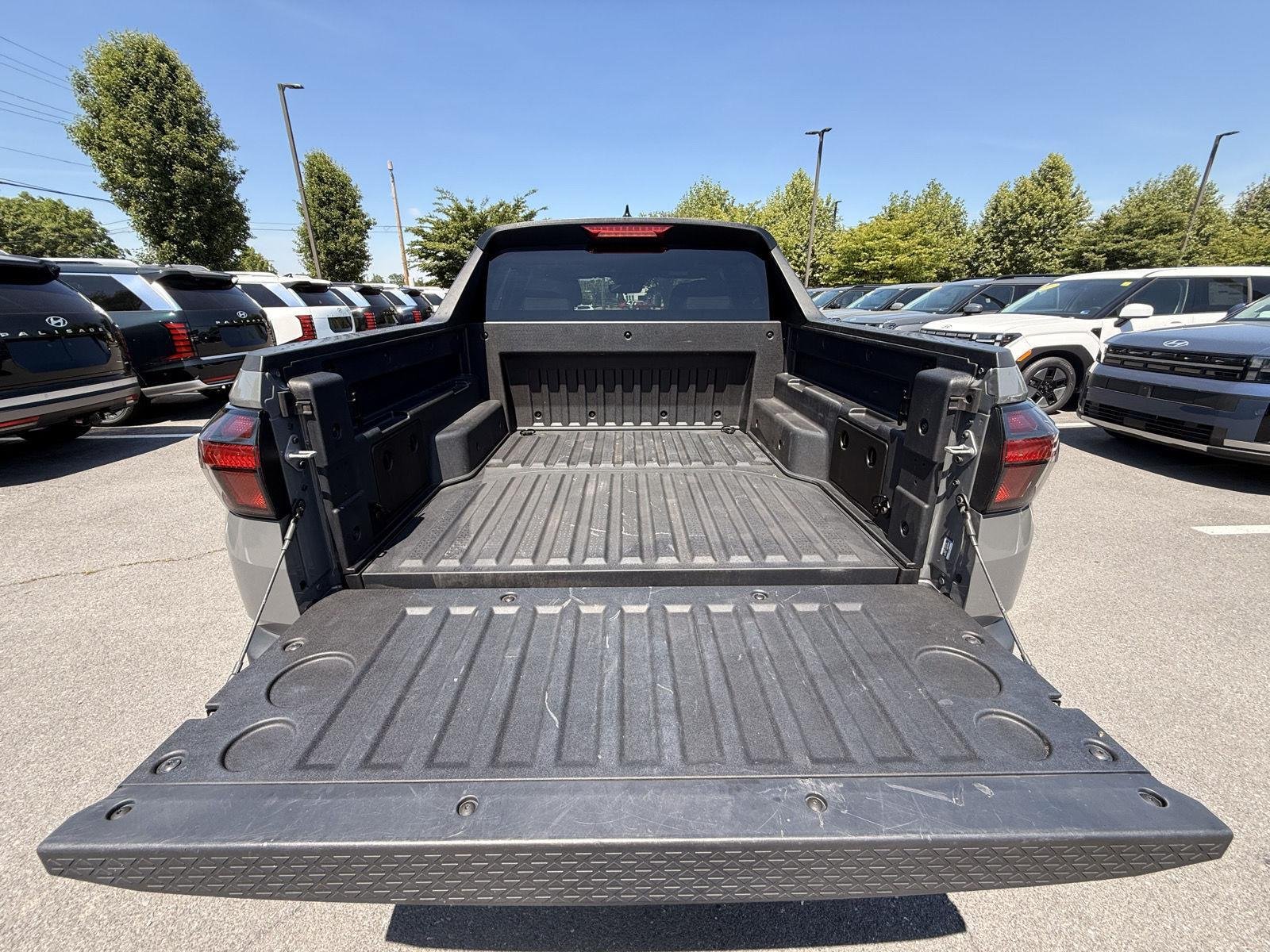 2024 Hyundai Santa Cruz SE - Photo 17