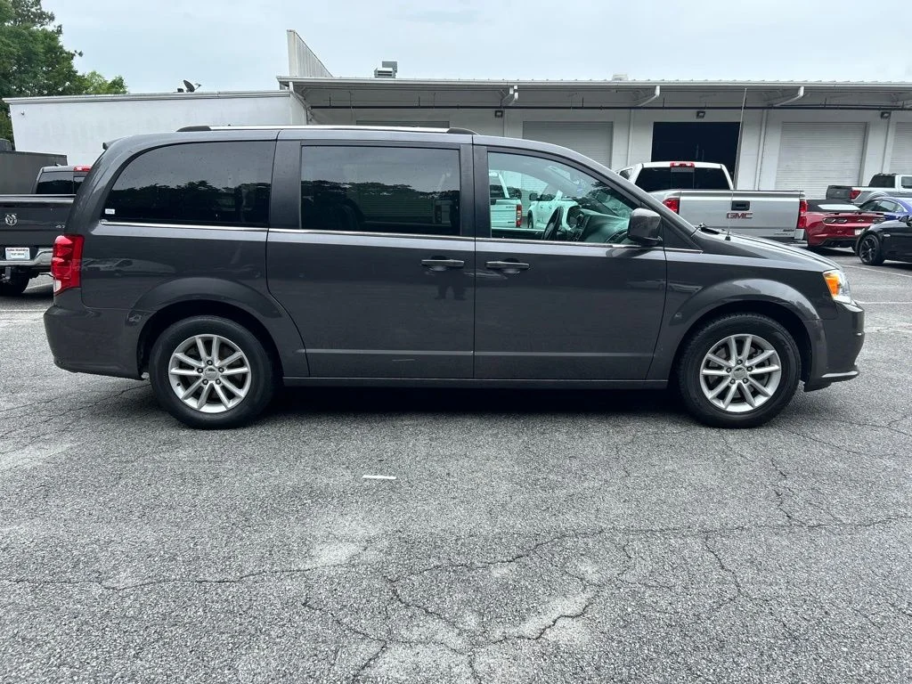 Used 2019 Gray Dodge SXT image 8