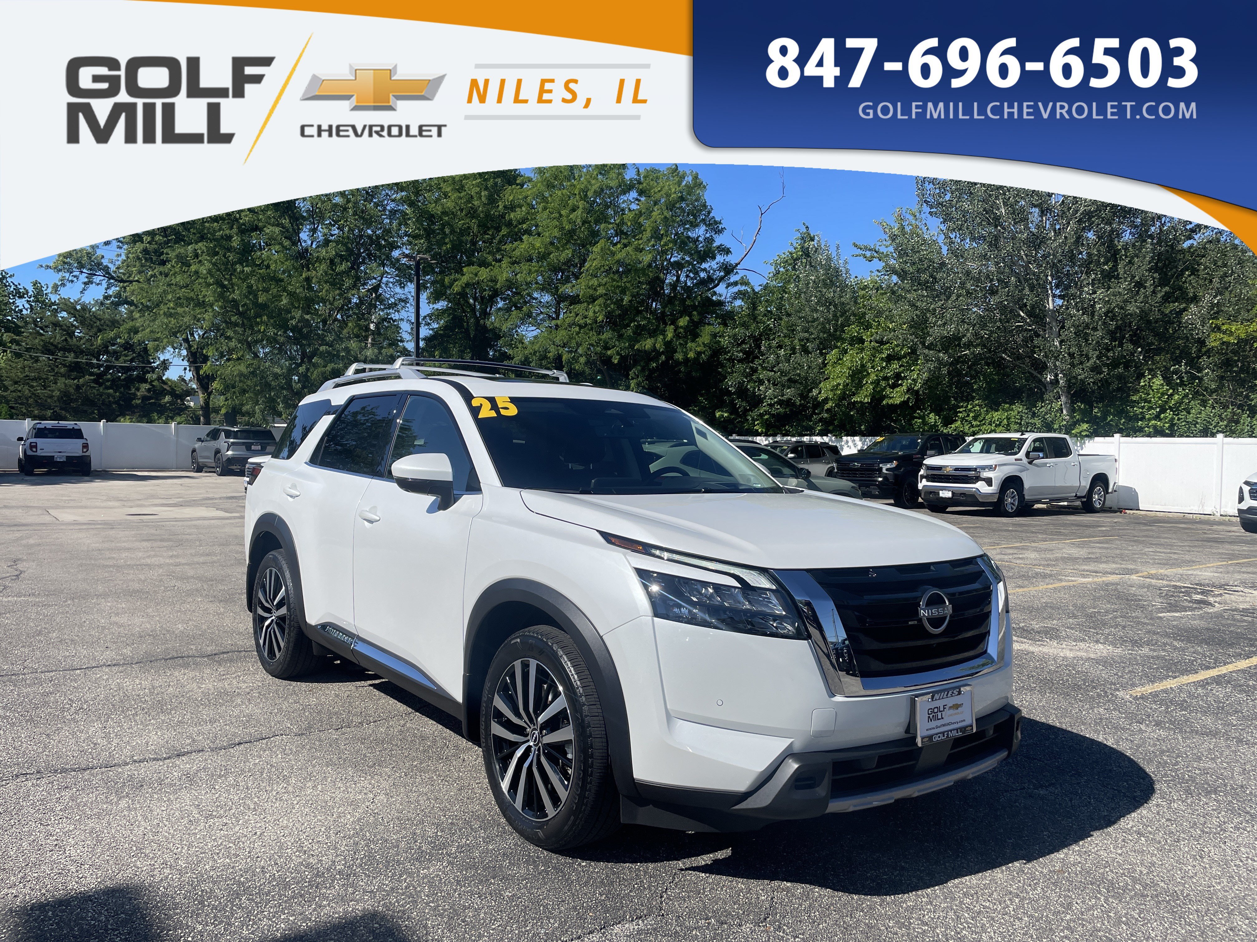 Used 2025 Everest White Pearl Tricoat Nissan Platinum image 3