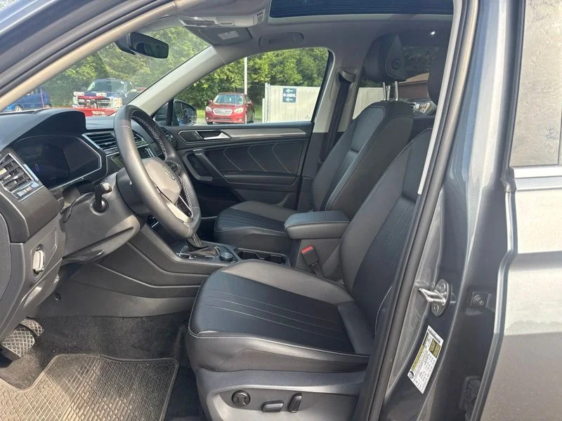 Used 2023 Gray Volkswagen 2.0T SE image 3
