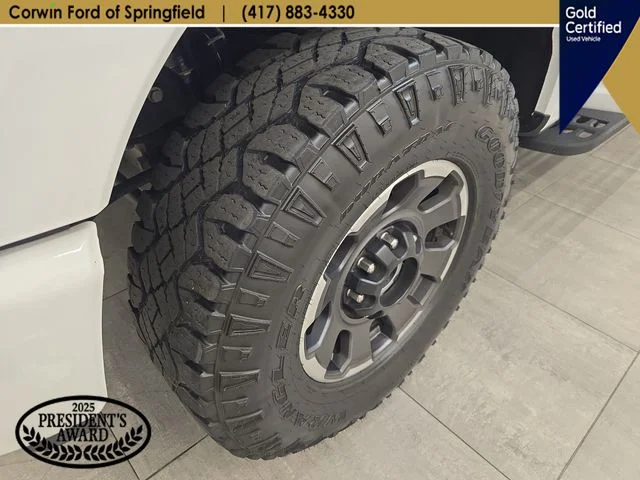 Used 2023 Oxford White Ford Lariat image 44