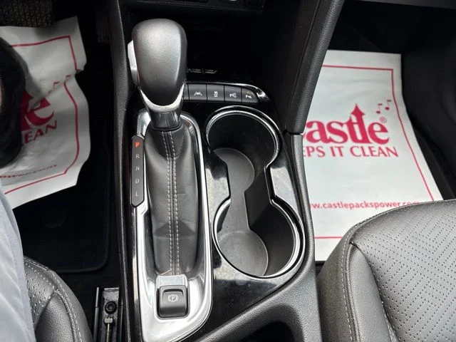 Certified Used 2022 White Frost Tri-Coat Buick Essence image 13