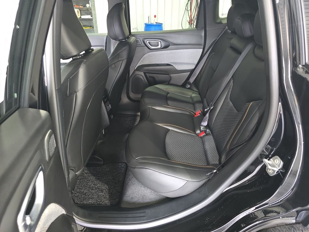 New 2026 Diamond Black Crystal Pearlcoat Jeep  image 14