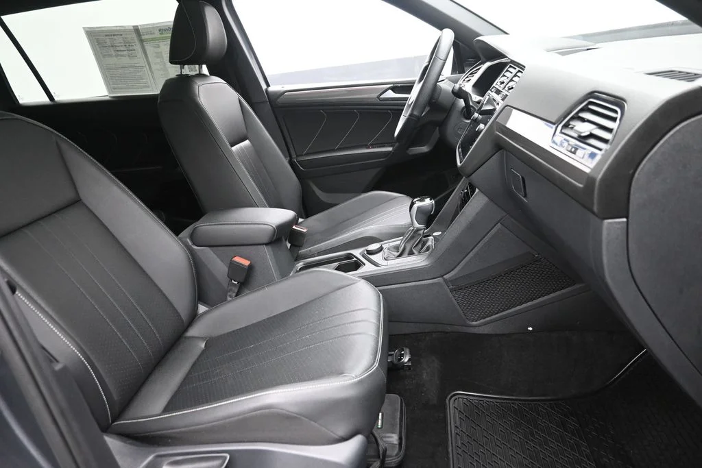 Used 2024 Gray Volkswagen 2.0T SE R-Line Black image 9