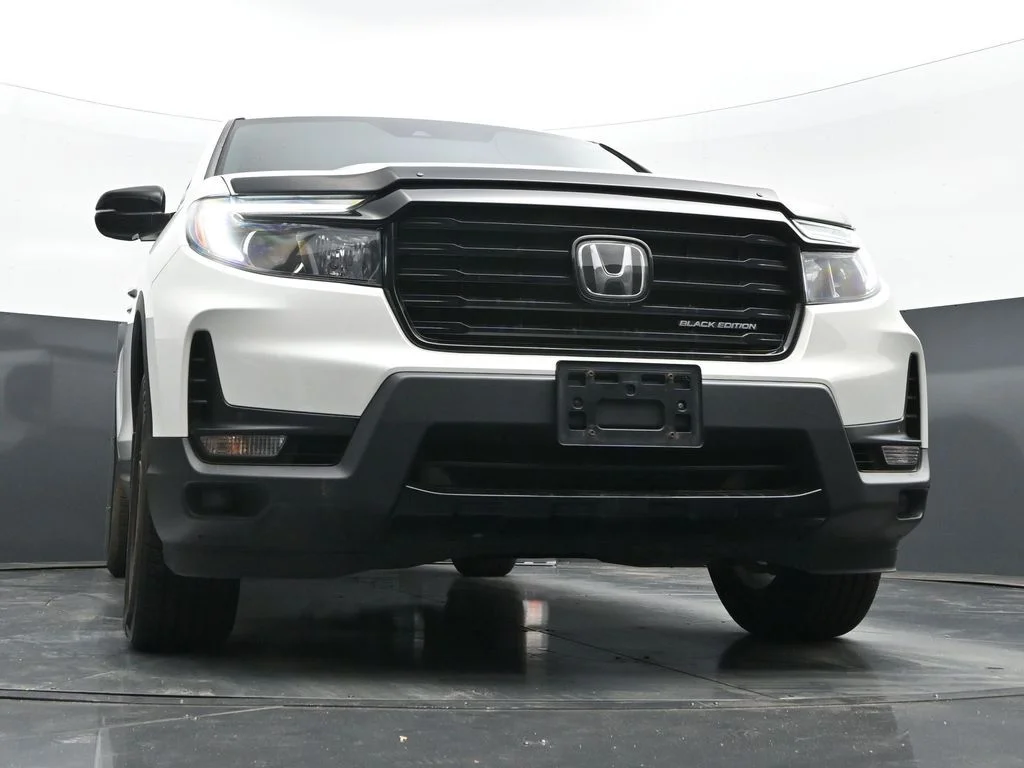 Used 2023 Platinum White Pearl Honda Black Edition image 30
