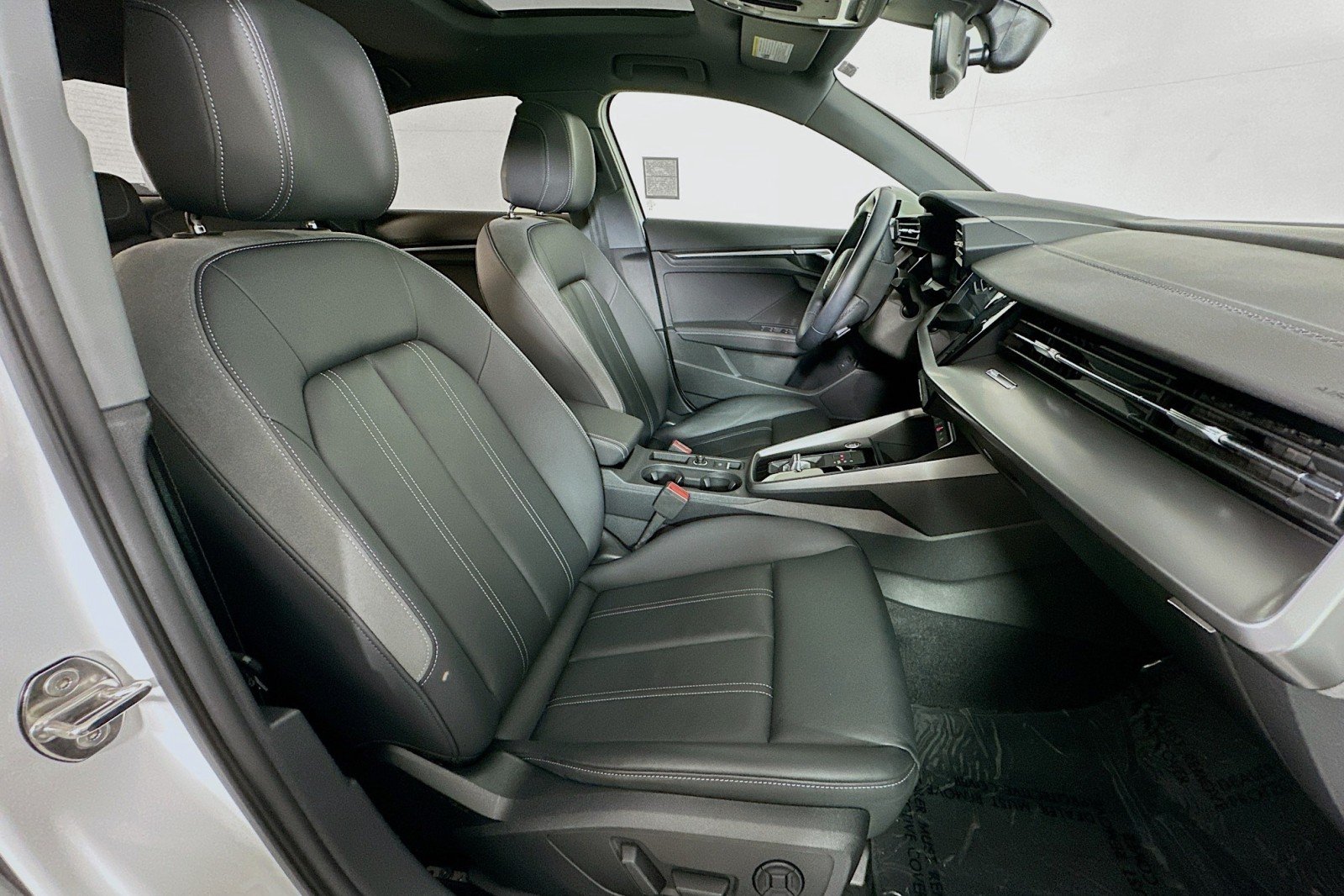 Used 2023 Ibis White Audi Premium image 8