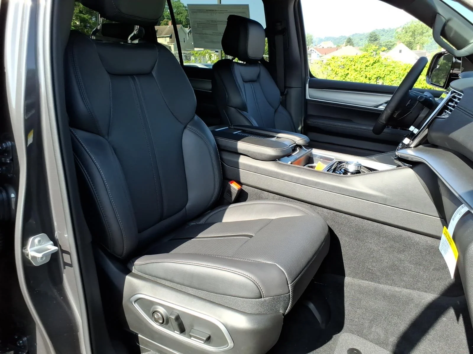 New 2026 Baltic Gray Metallic Clearcoat Jeep Limited Altitude image 4