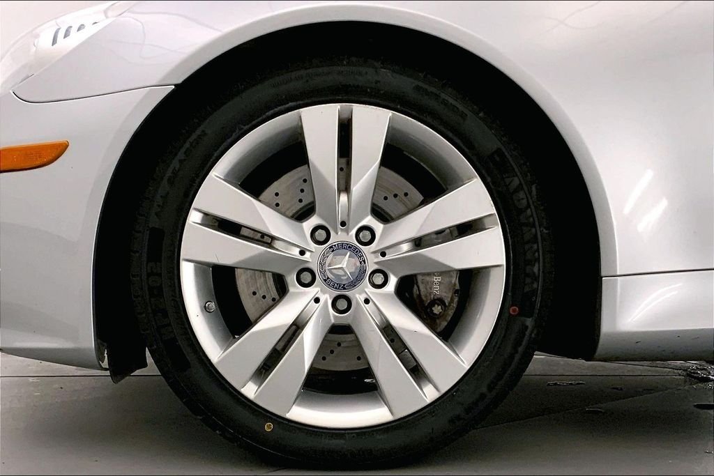 Used 2010  Mercedes-Benz SLK 350 image 8