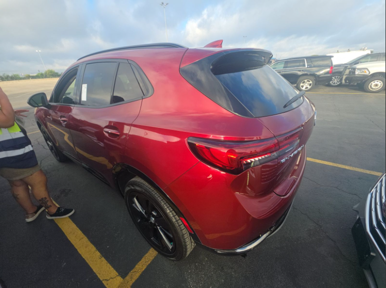 Used 2022  Buick Preferred image 6