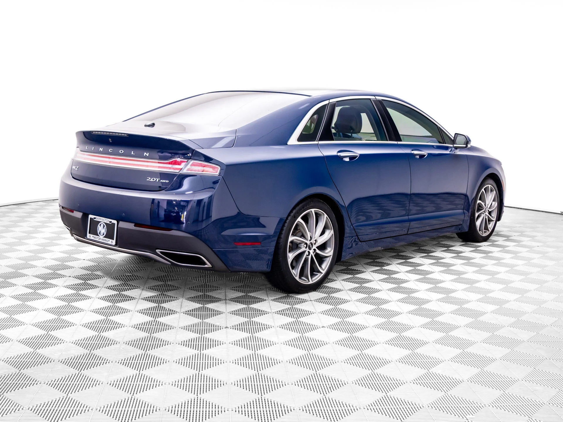 Used 2018 Blue Lincoln Reserve image 6