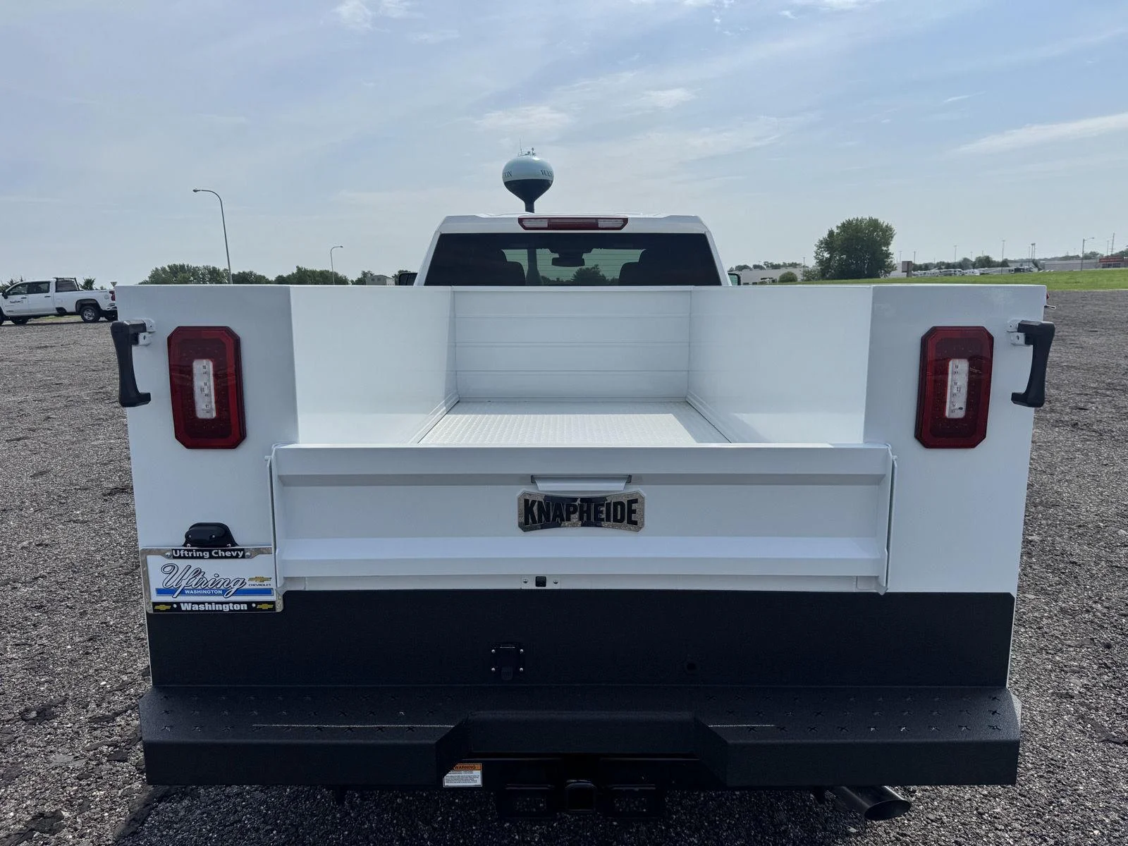 New 2026 Summit White Chevrolet WT image 4
