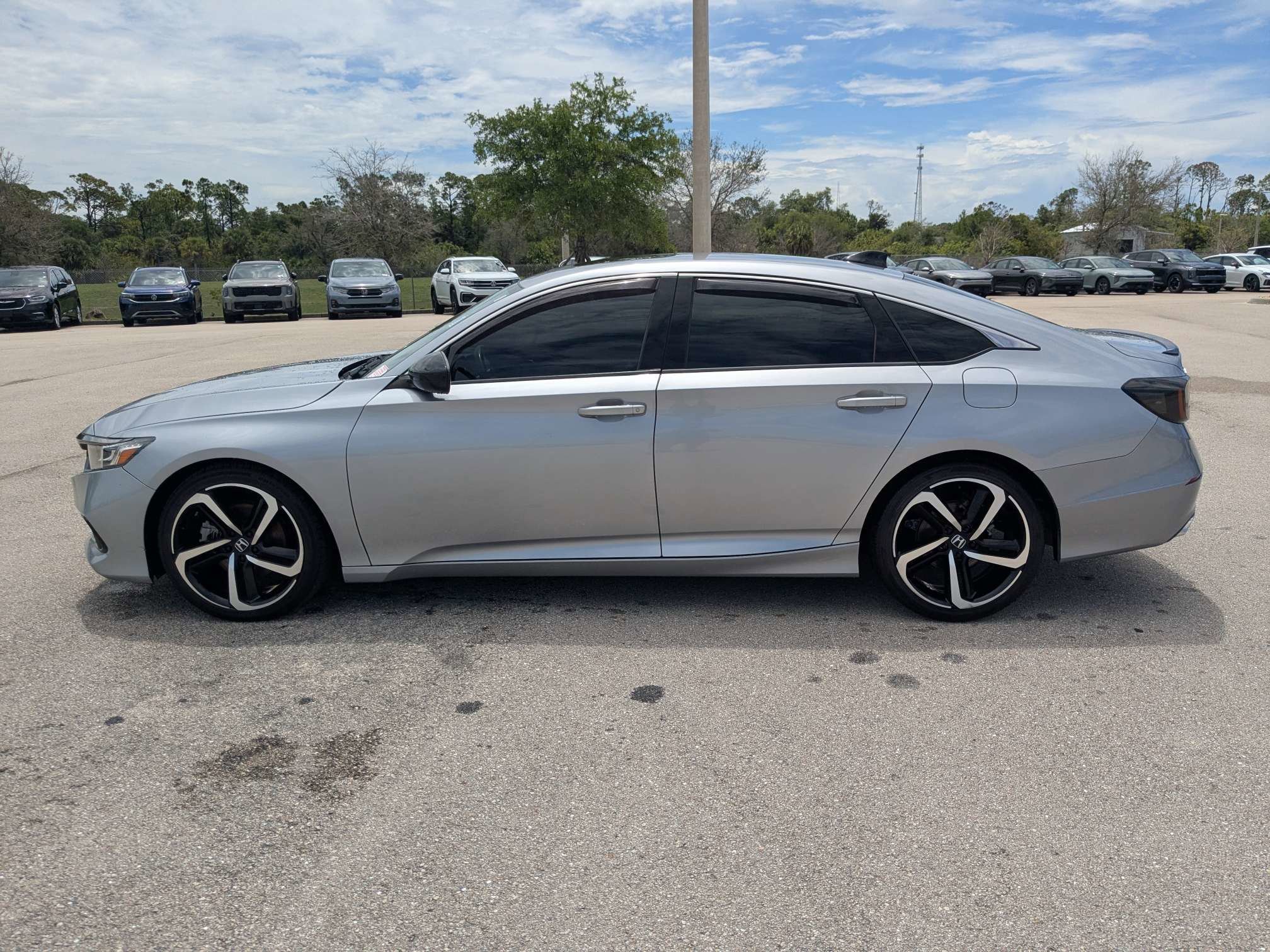 Used 2022 Lunar Silver Metallic Honda Sport image 7