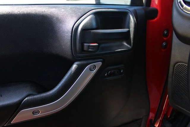 Used 2018 Red Jeep Unlimited Sahara image 10