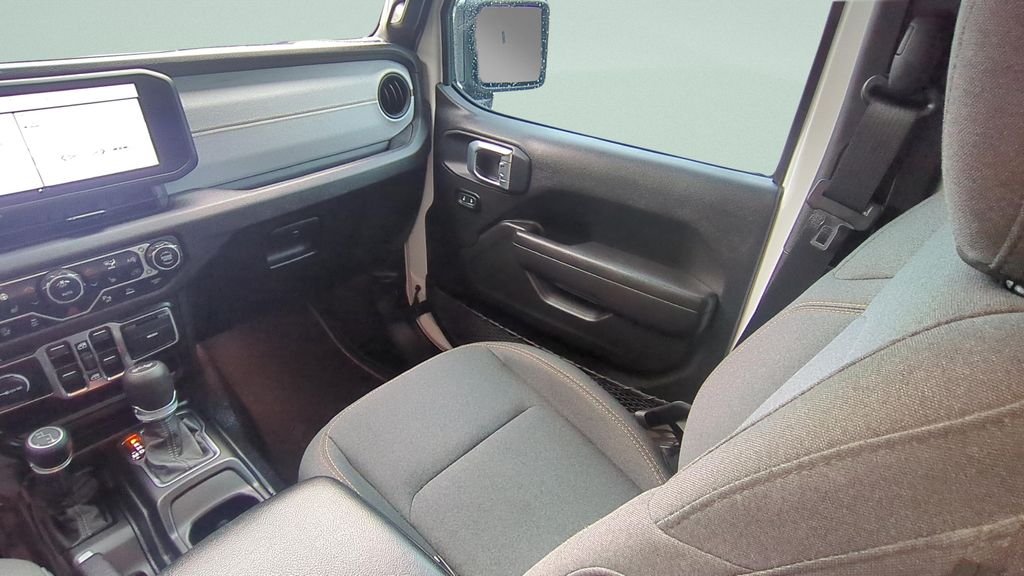 Used 2024 White Jeep Sport S image 13