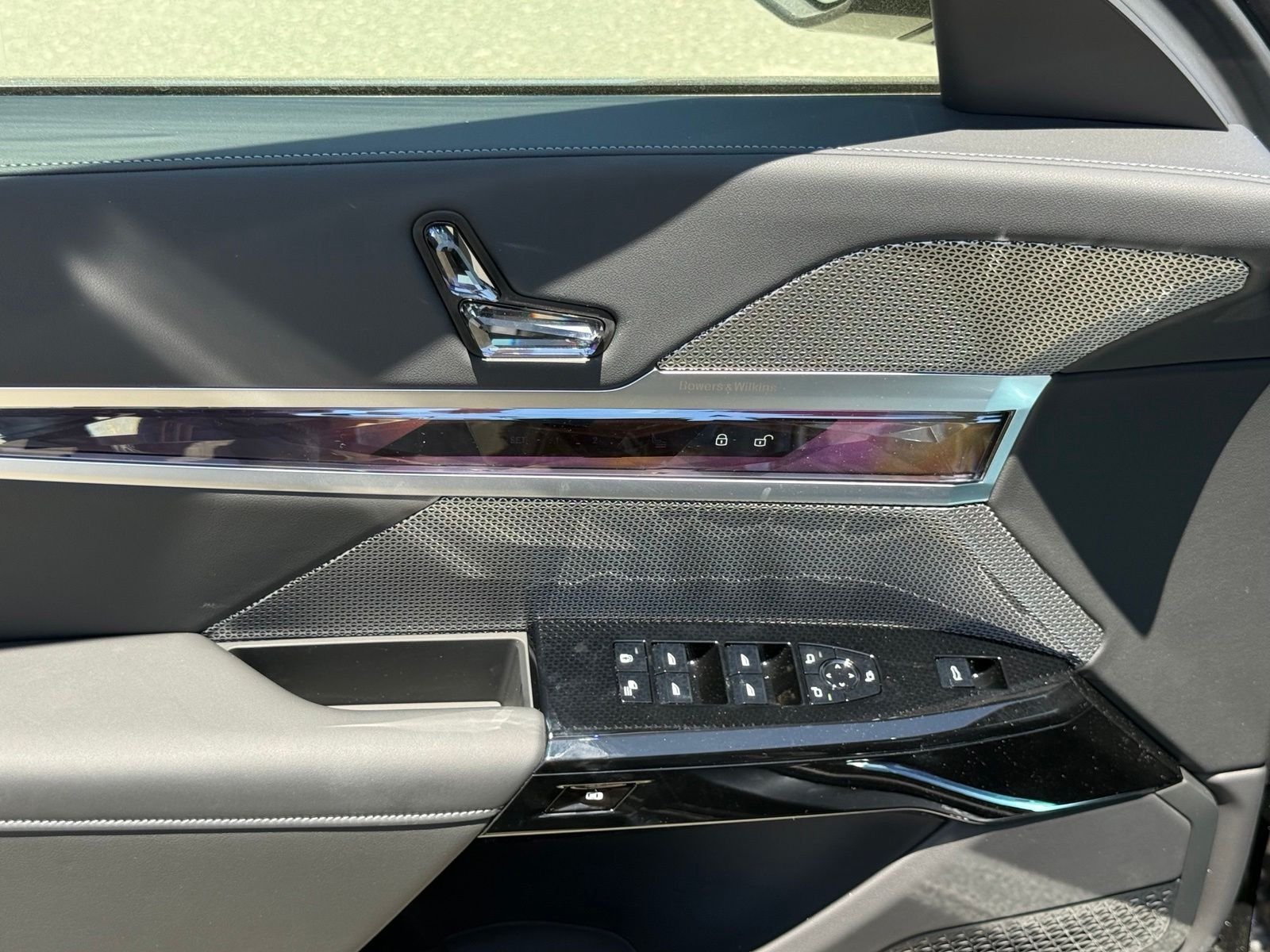 New 2026 Black Sapphire Metallic BMW 760i xDrive image 14