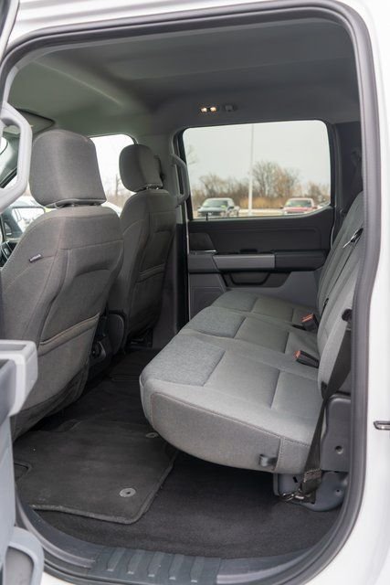 Used 2024 Oxford White Ford XLT image 10