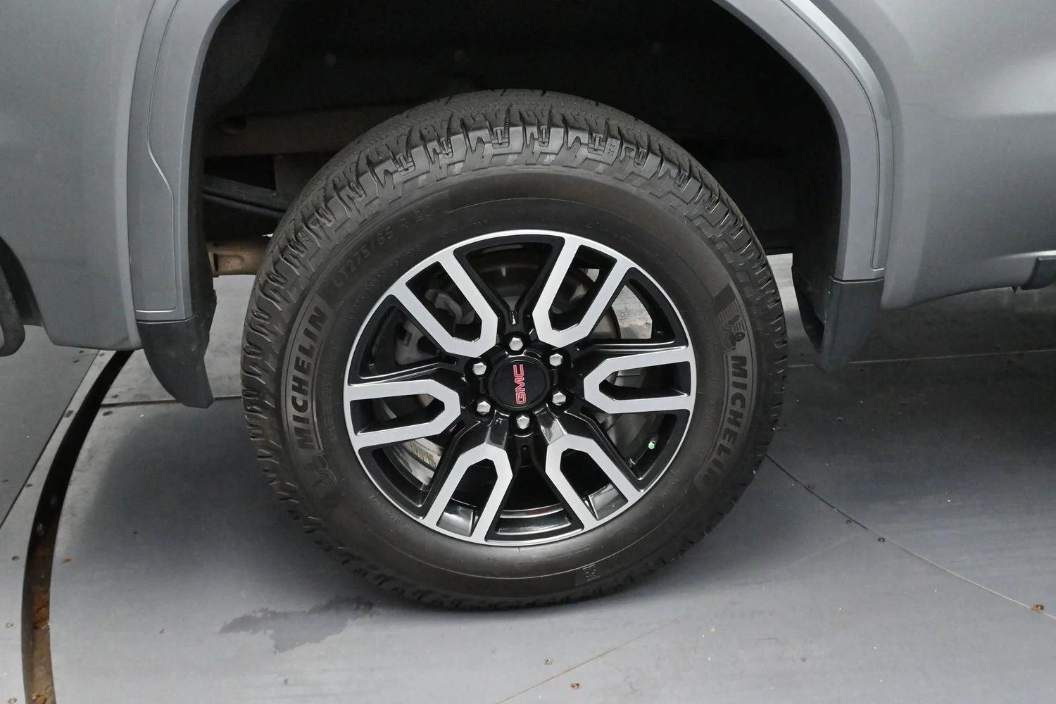 Used 2024 Sterling Metallic GMC AT4 image 35