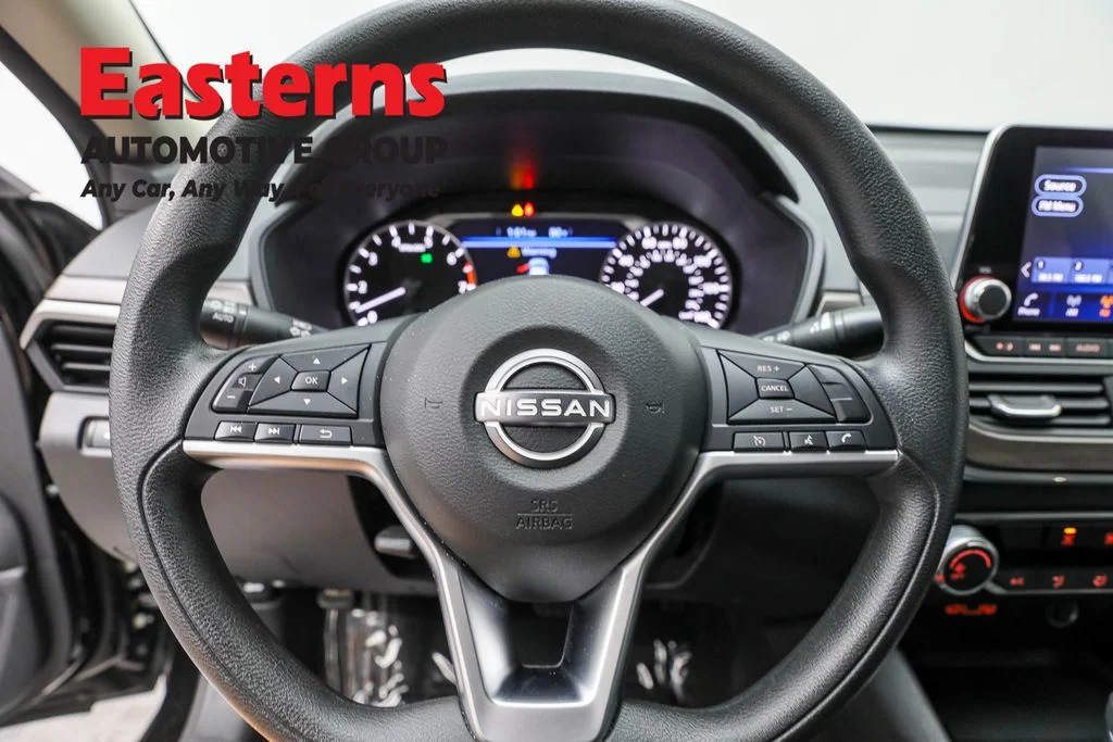 Used 2024 Black Nissan 2.5 SV image 10