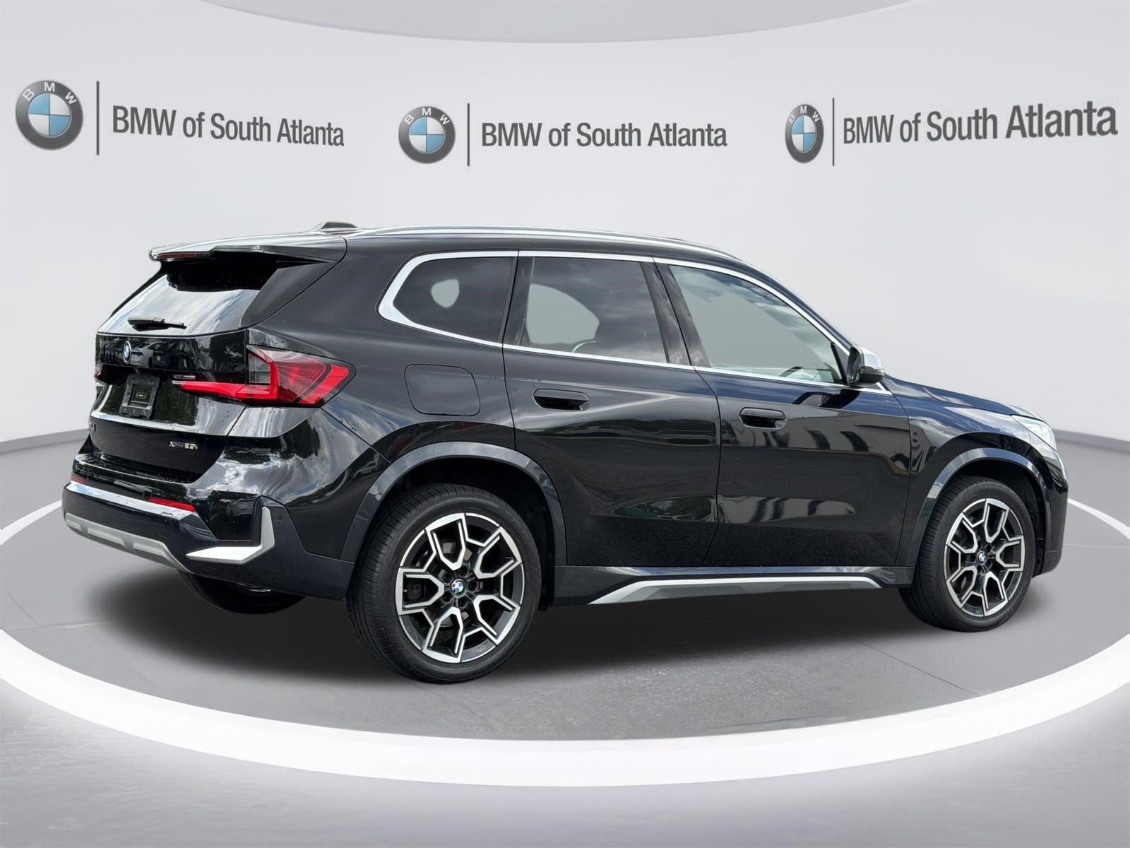 Used 2023 Black Sapphire Metallic BMW xDrive28i image 28
