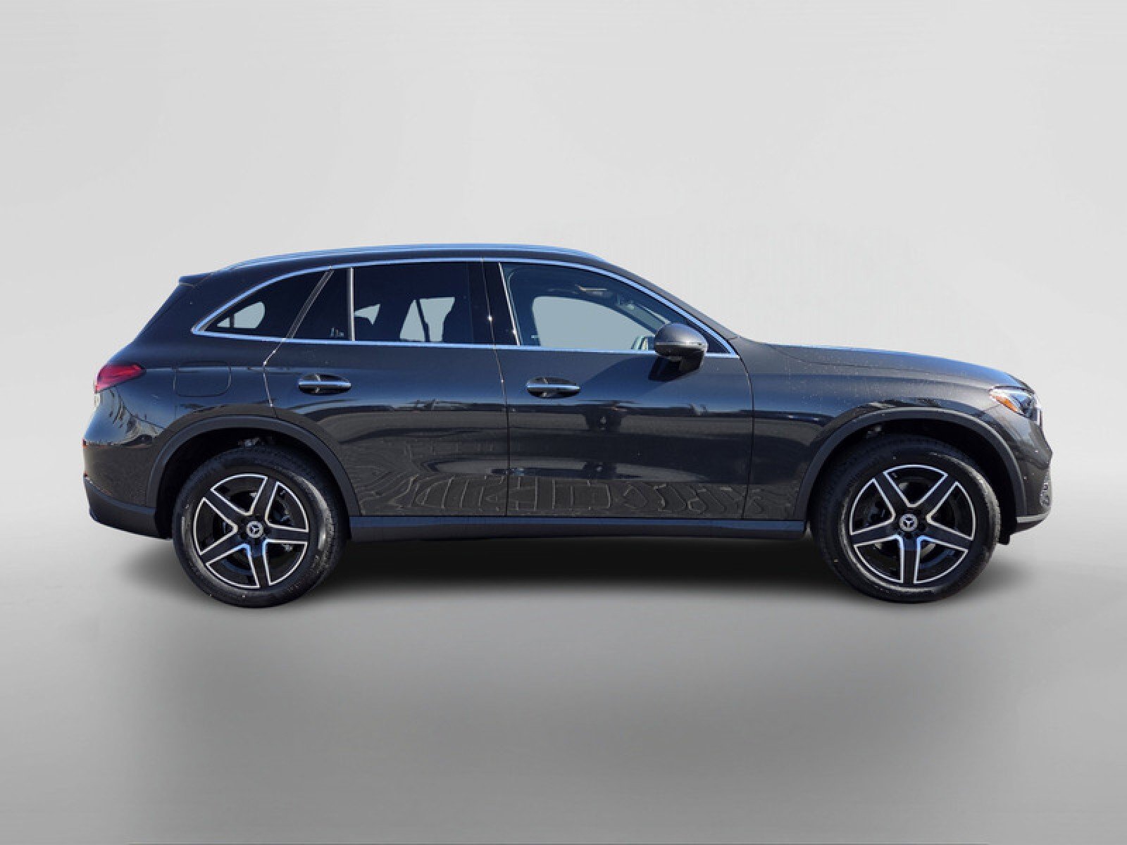 New 2026 Graphite Grey Metallic Mercedes-Benz GLC 300 SUV image 6
