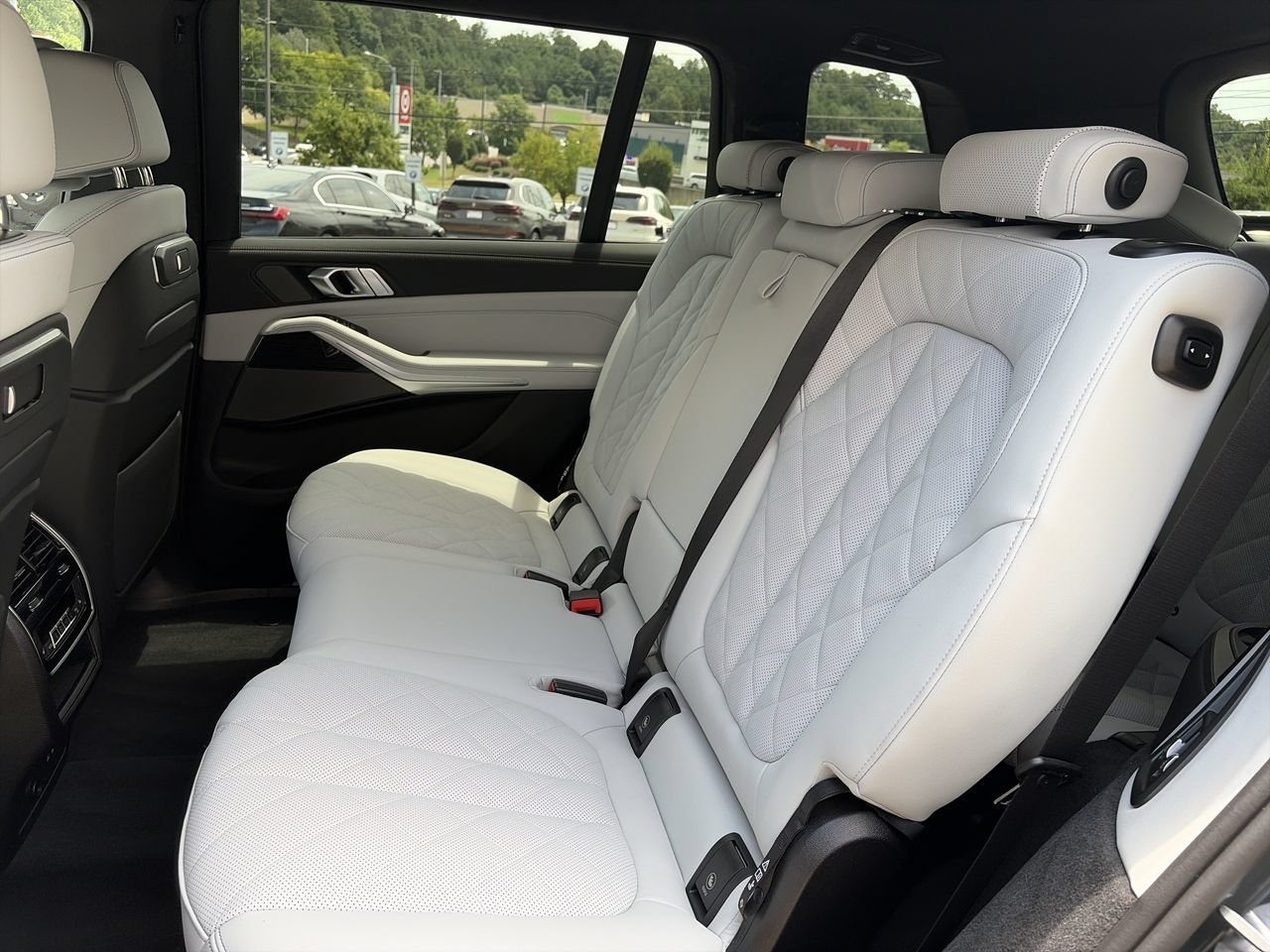 New 2027 Dravit Grey Metallic BMW xDrive40i image 32
