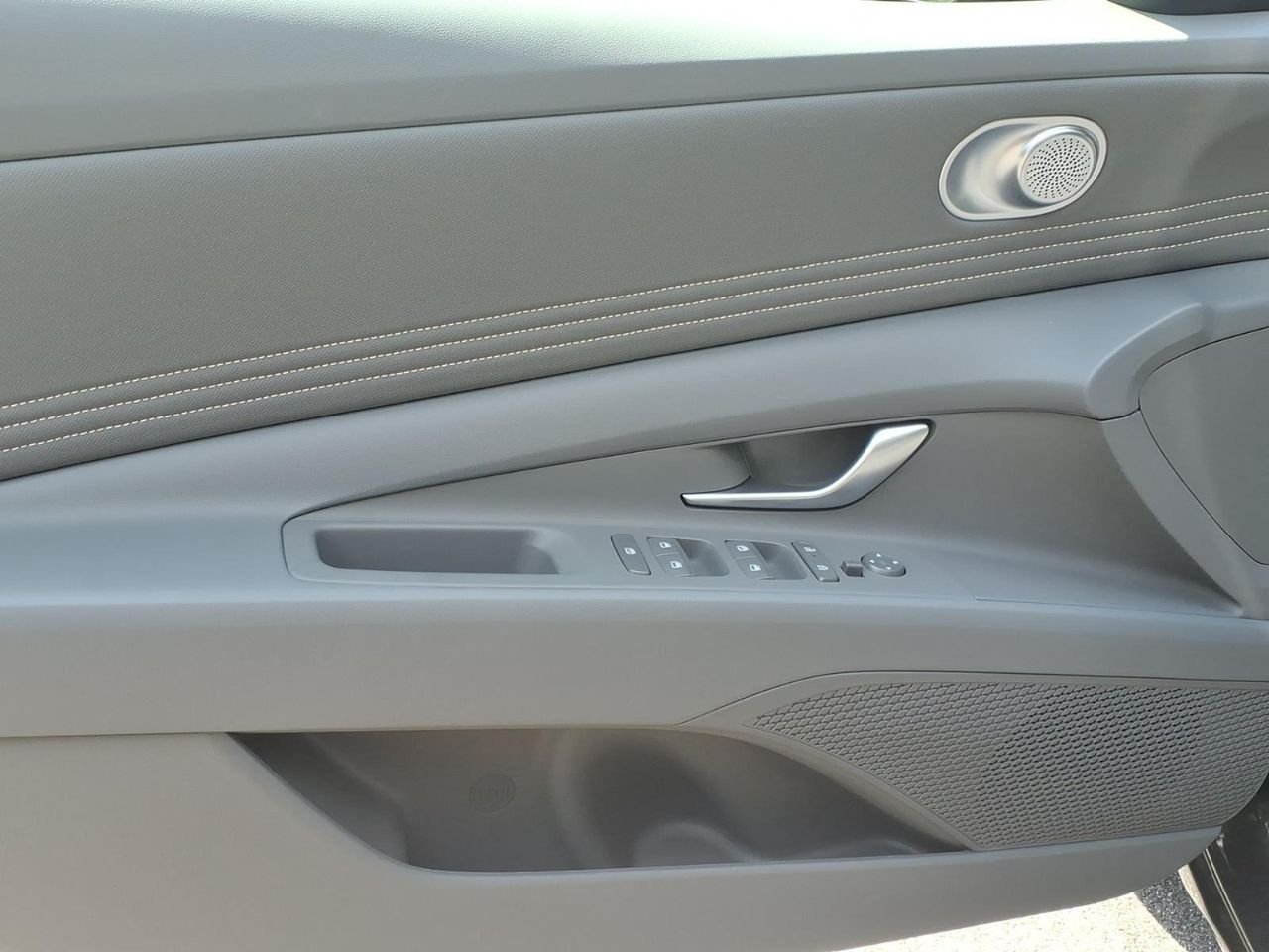 New 2026 Amazon Gray Hyundai SEL Sport Premium image 22