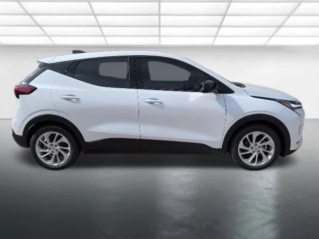 2027 Chevrolet Bolt LT - Photo 28