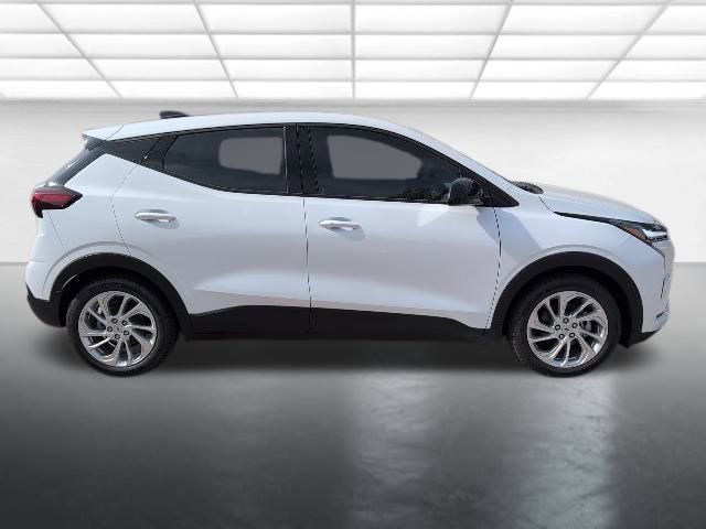 New 2027 Summit White Chevrolet LT image 28