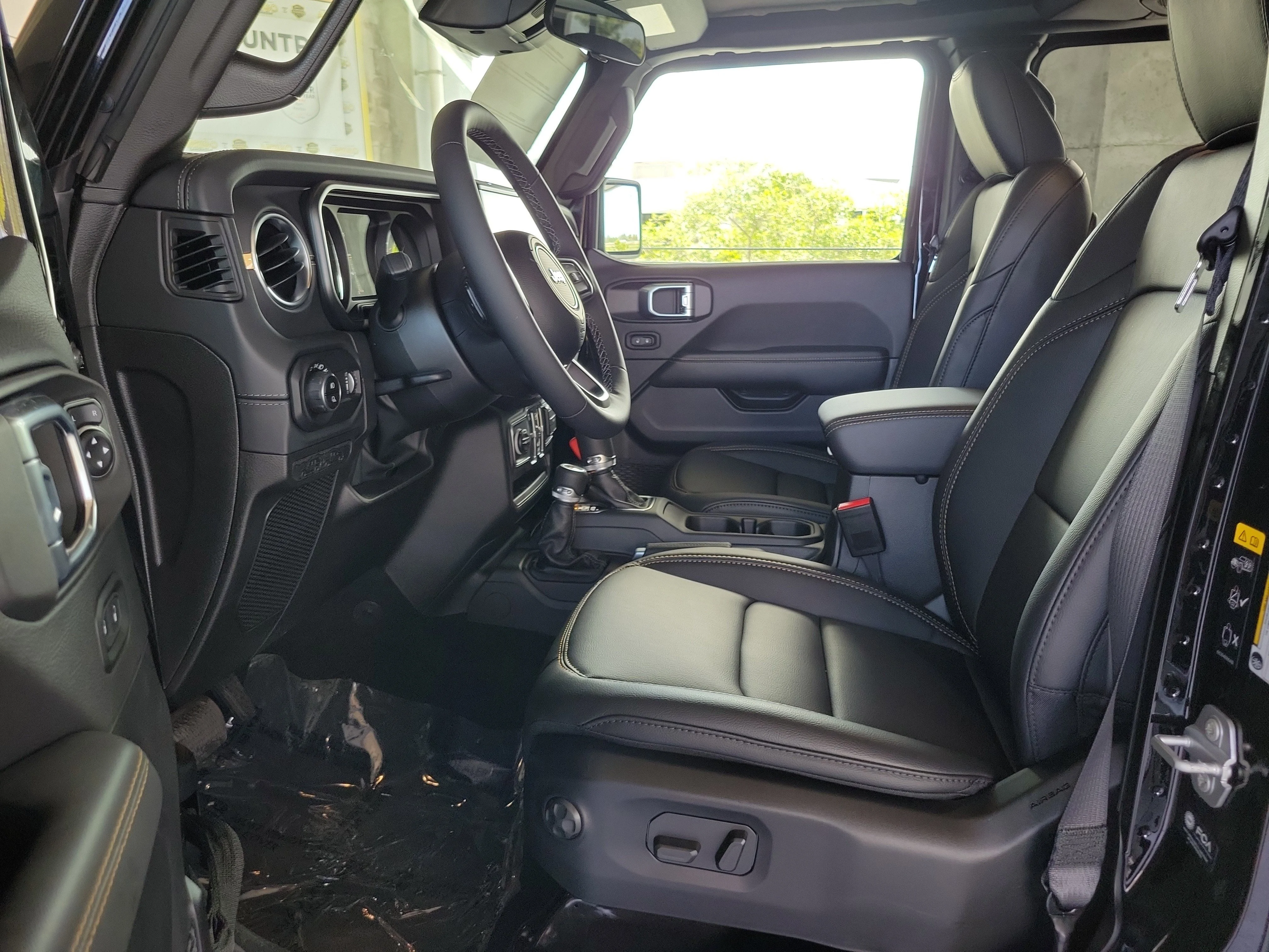 New 2026 Black Clear-Coat Exterior Paint Jeep Sahara image 16