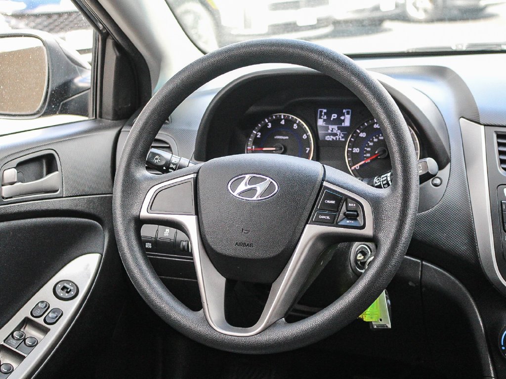 Used 2016 Black Hyundai SE image 17