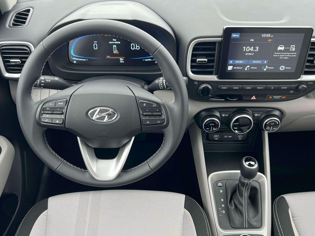 Used 2025 Ecotronic Gray Hyundai SEL image 17