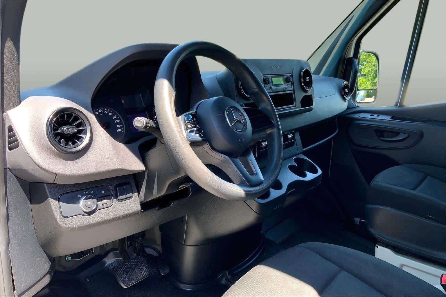 Used 2022 Arctic White Mercedes-Benz  image 19