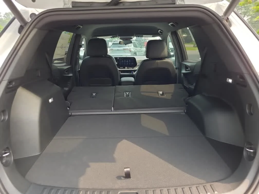 New 2027 Summit White Chevrolet LT image 6