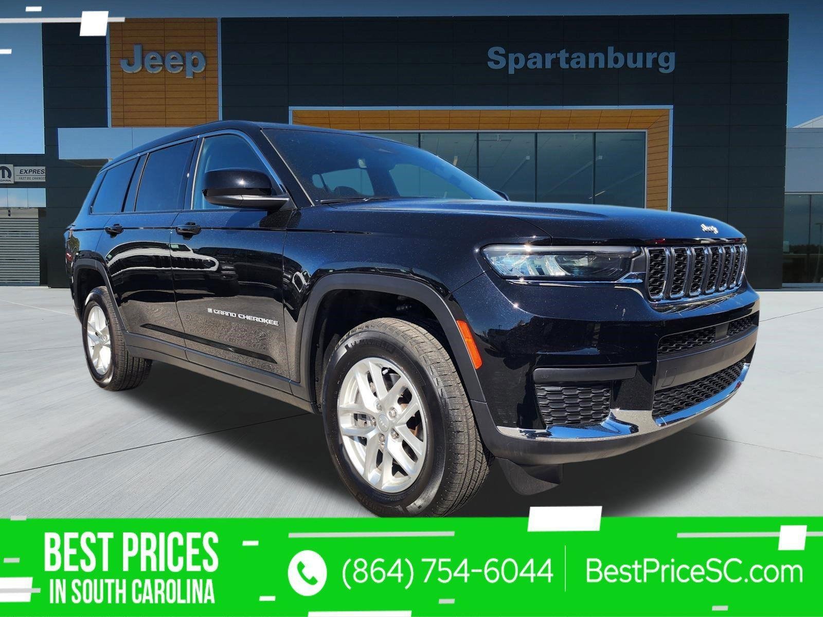 Used 2024 Diamond Black Crystal Pearlcoat Jeep Laredo X image 1
