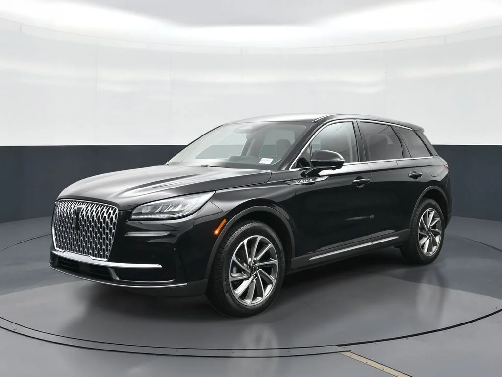 Used 2025 Black Lincoln Premiere image 1