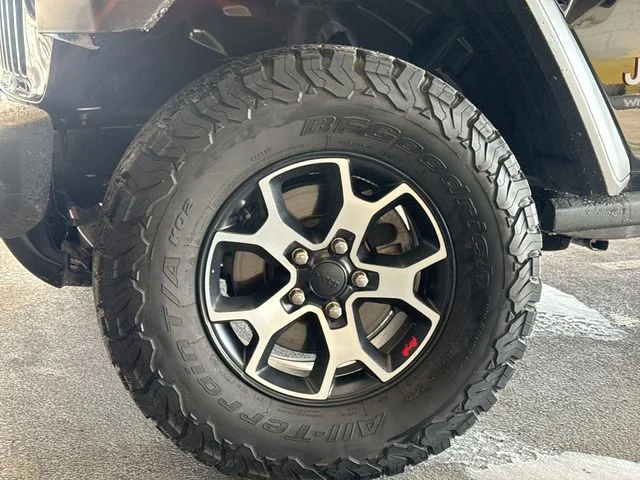 Used 2022 Black Jeep Unlimited Rubicon image 10