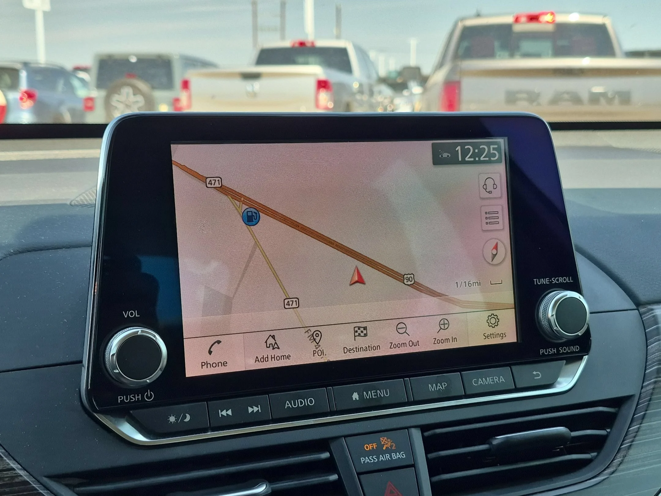 Used 2019 White Nissan 2.5 Platinum image 18