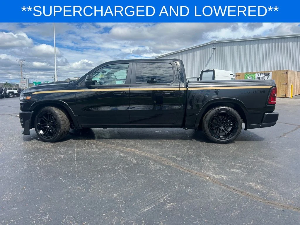 New 2026 Diamond Black Crystal Pearl-Coat Exterior Paint RAM  Big Horn/Lone Star image 12