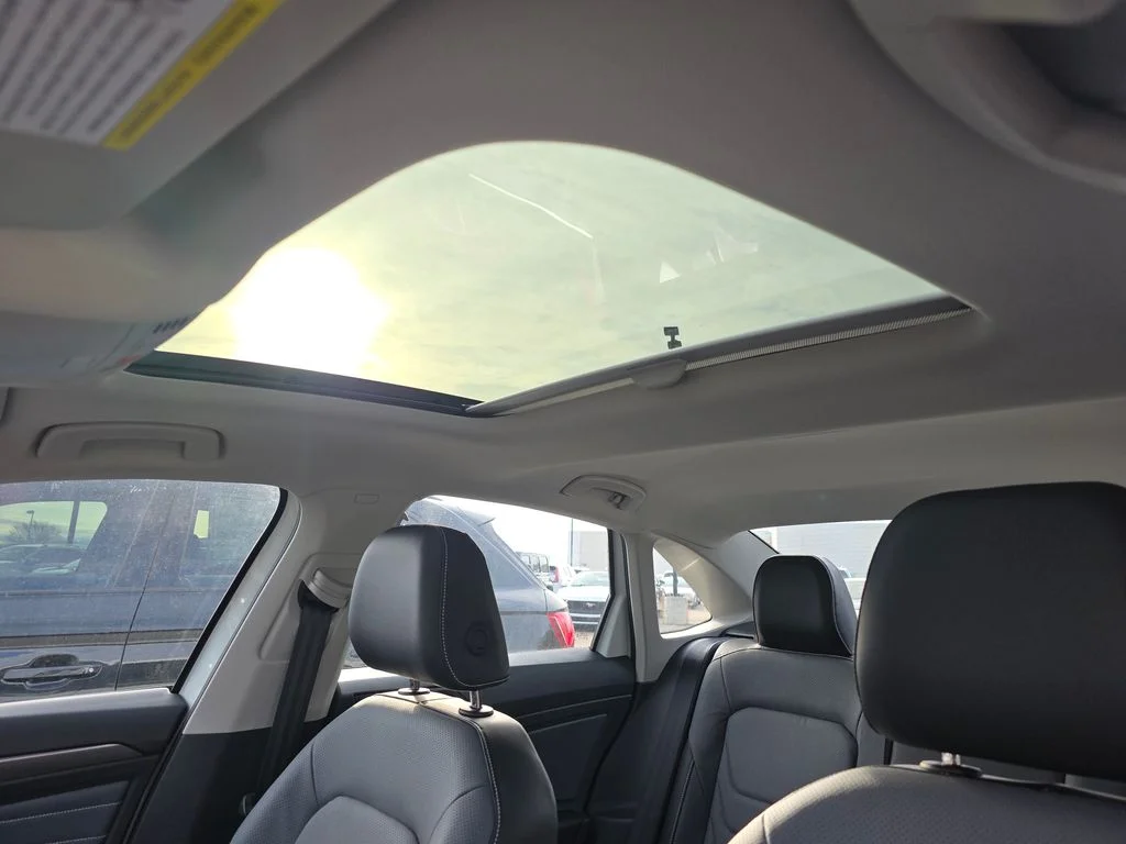 New 2026 Opal White Pearl Volkswagen 1.5T SEL image 4