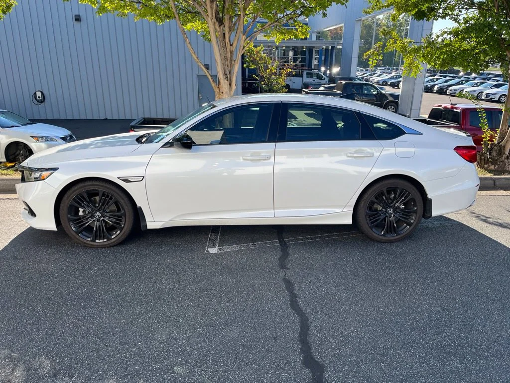 Used 2022 White Honda Sport image 3