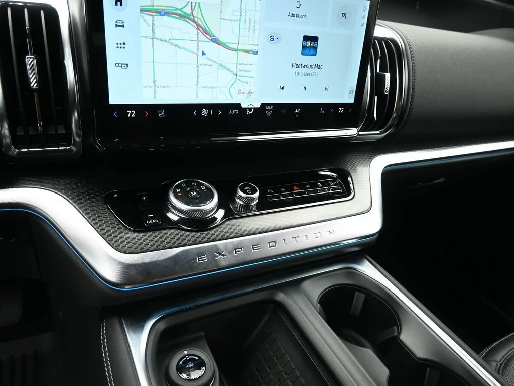 New 2025 Oxford White Ford Platinum image 15