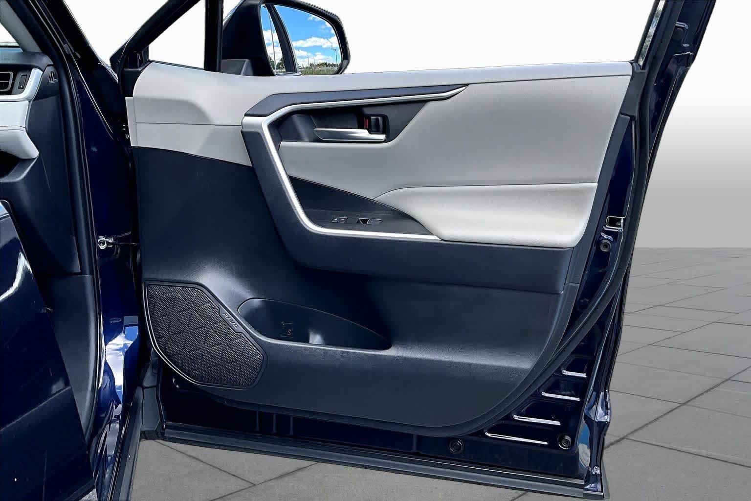 Used 2025 Blueprint Toyota Hybrid XLE image 23