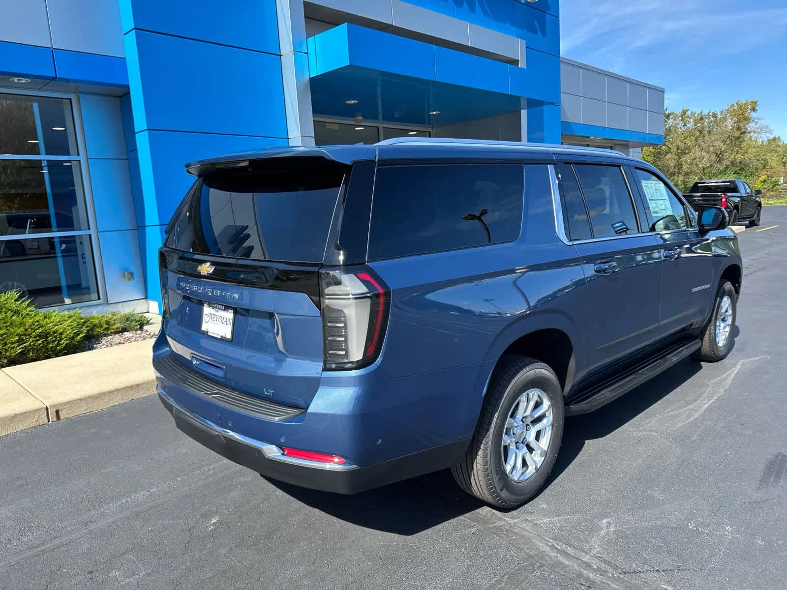 2027 Chevrolet Suburban LT - Photo 8
