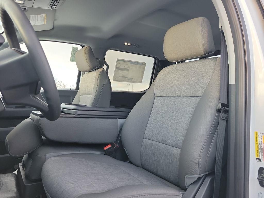 New 2026 Oxford White Ford F-250® XL image 9