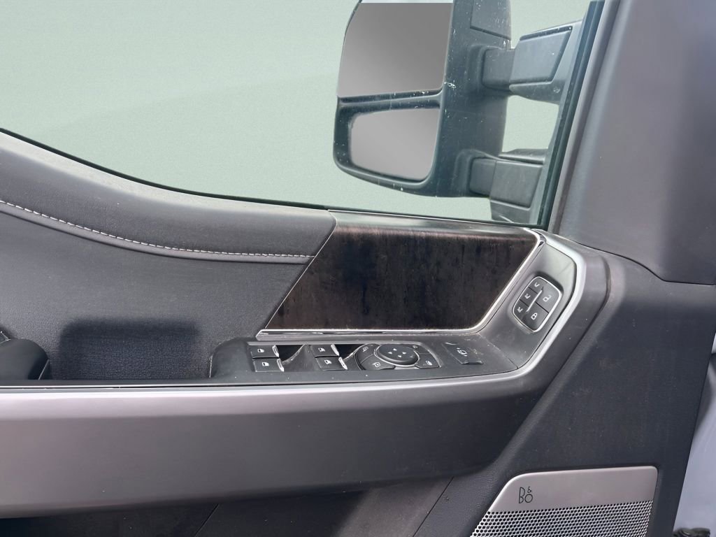 Used 2024 Gray Metallic Ford Lariat image 23