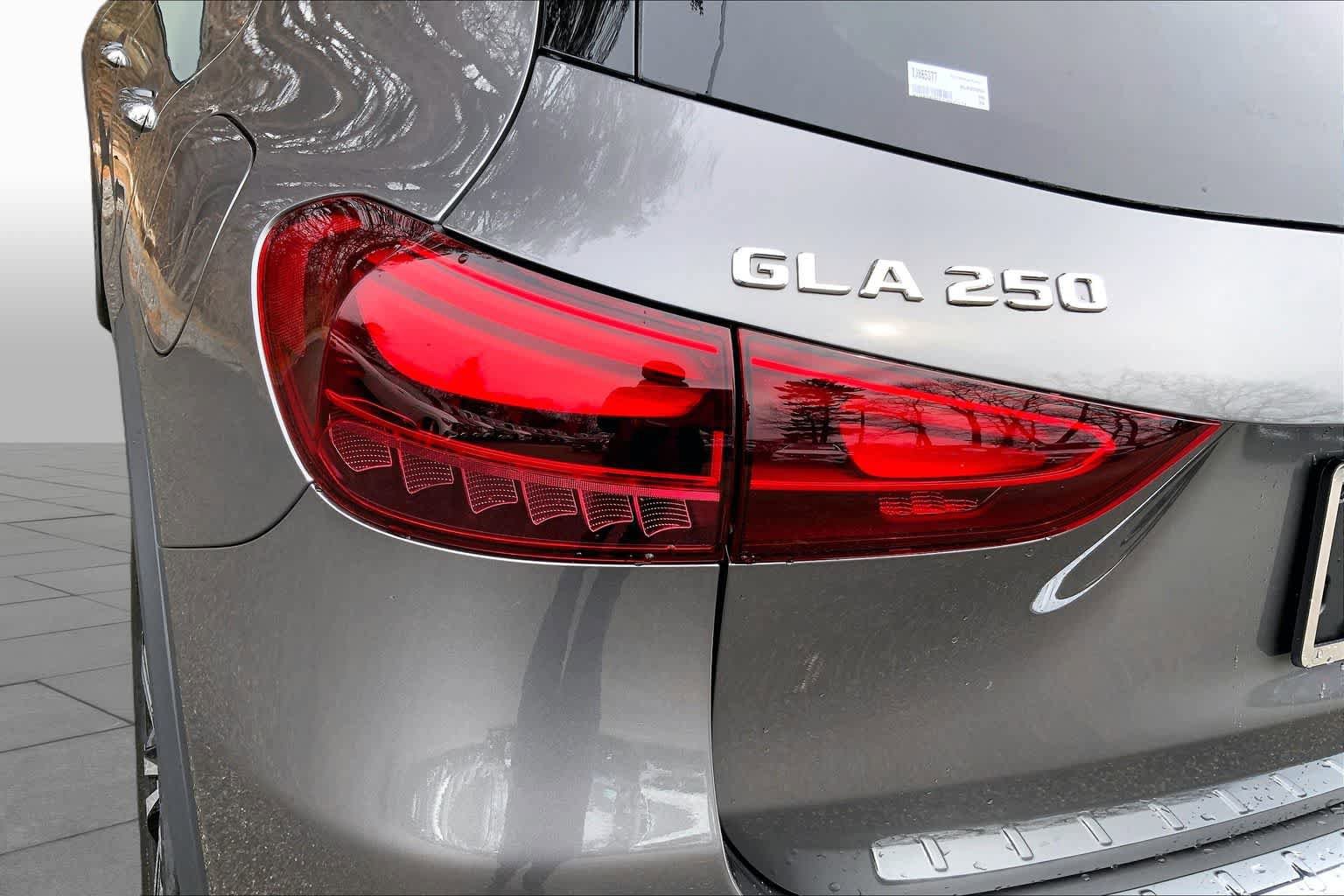New 2026 Mountain Grey Metallic Mercedes-Benz GLA 250 image 18