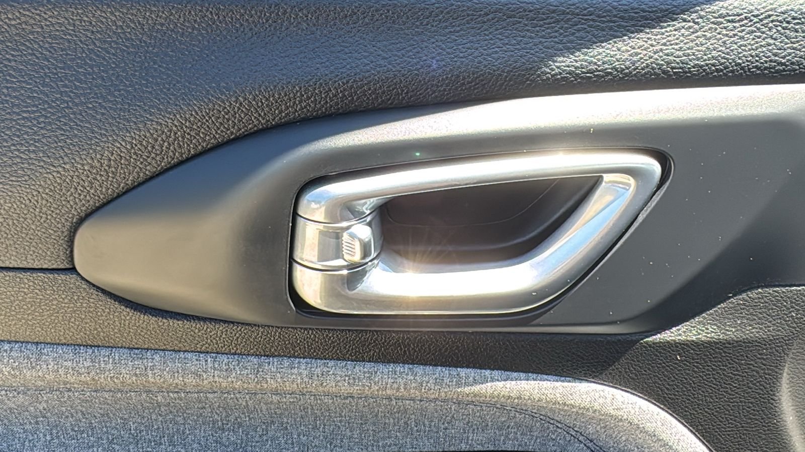 Used 2025 Black Jeep Latitude image 20