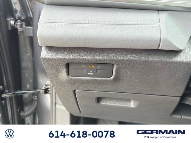 New 2026 Platinum Gray Metallic Volkswagen 2.0T SE image 24